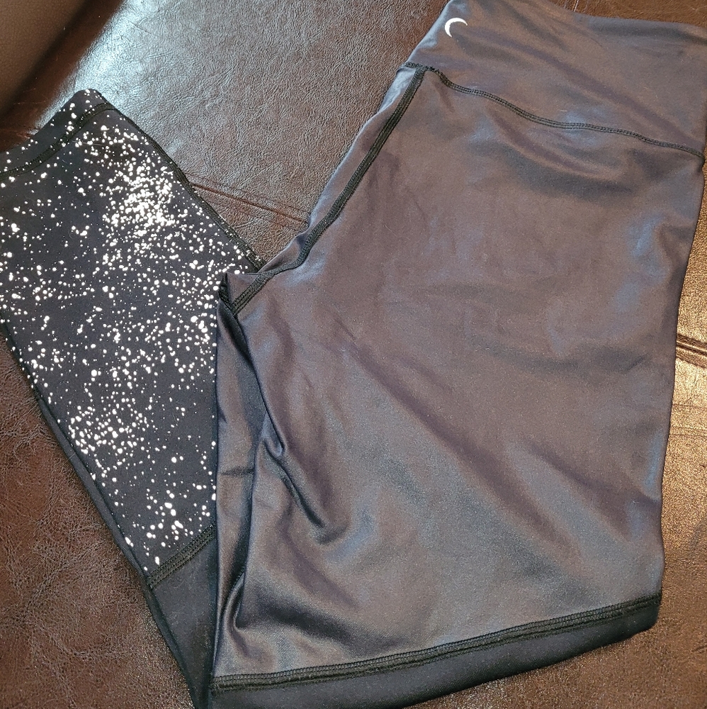 Zyia Light and Tight Metallic/Reflective leggings
